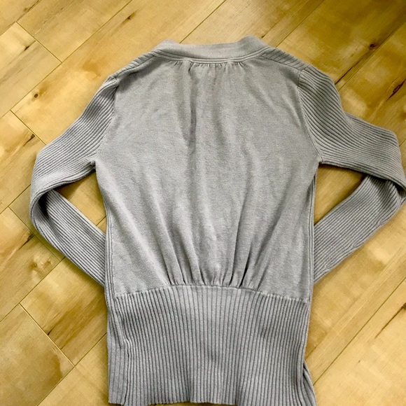 Sweater - Picture 1 of 2
